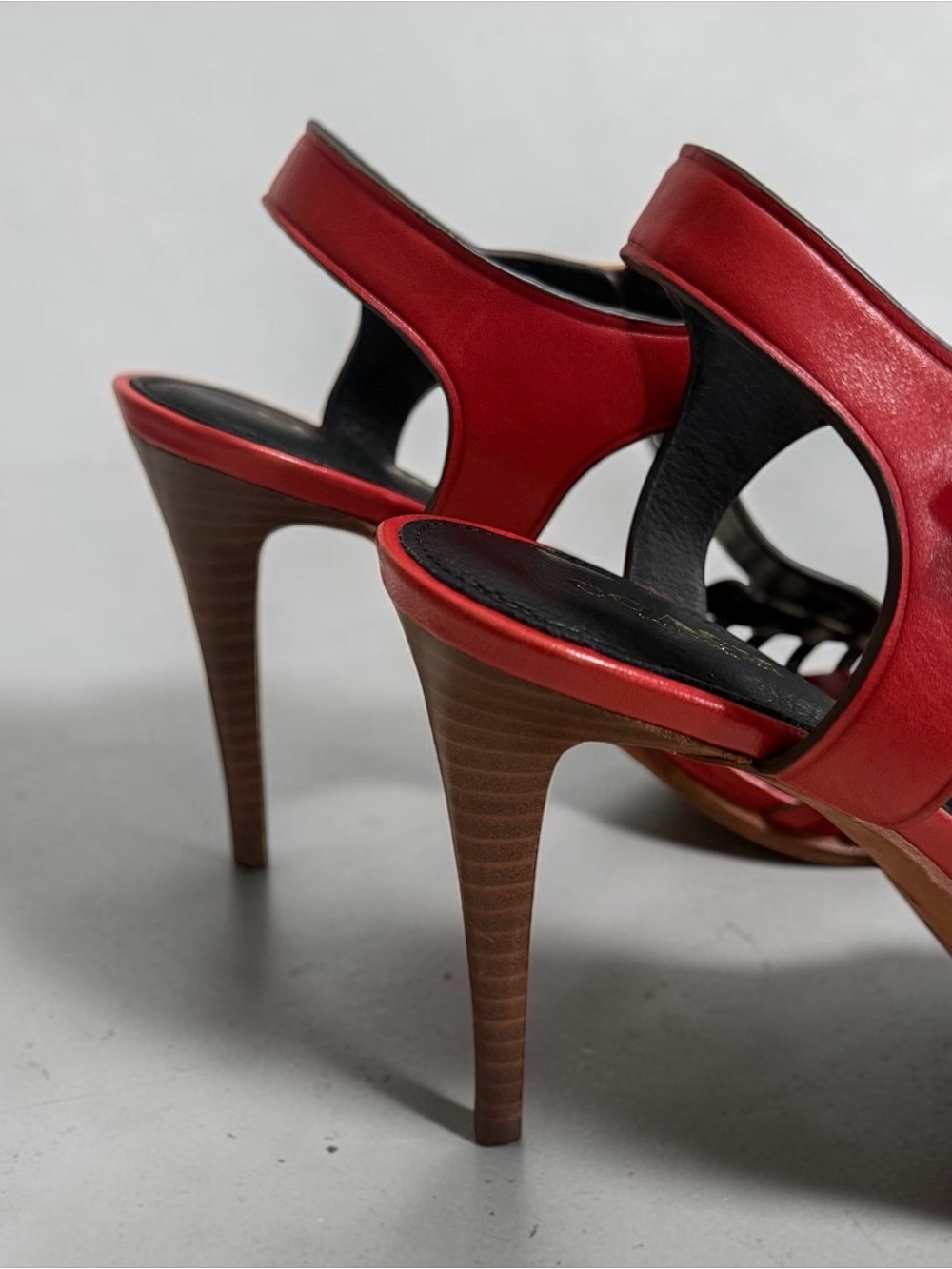 Coach Izzy Red Leather T-Strap Heeled Stiletto Sandals! Size 8.5 - Picture 5 of 12